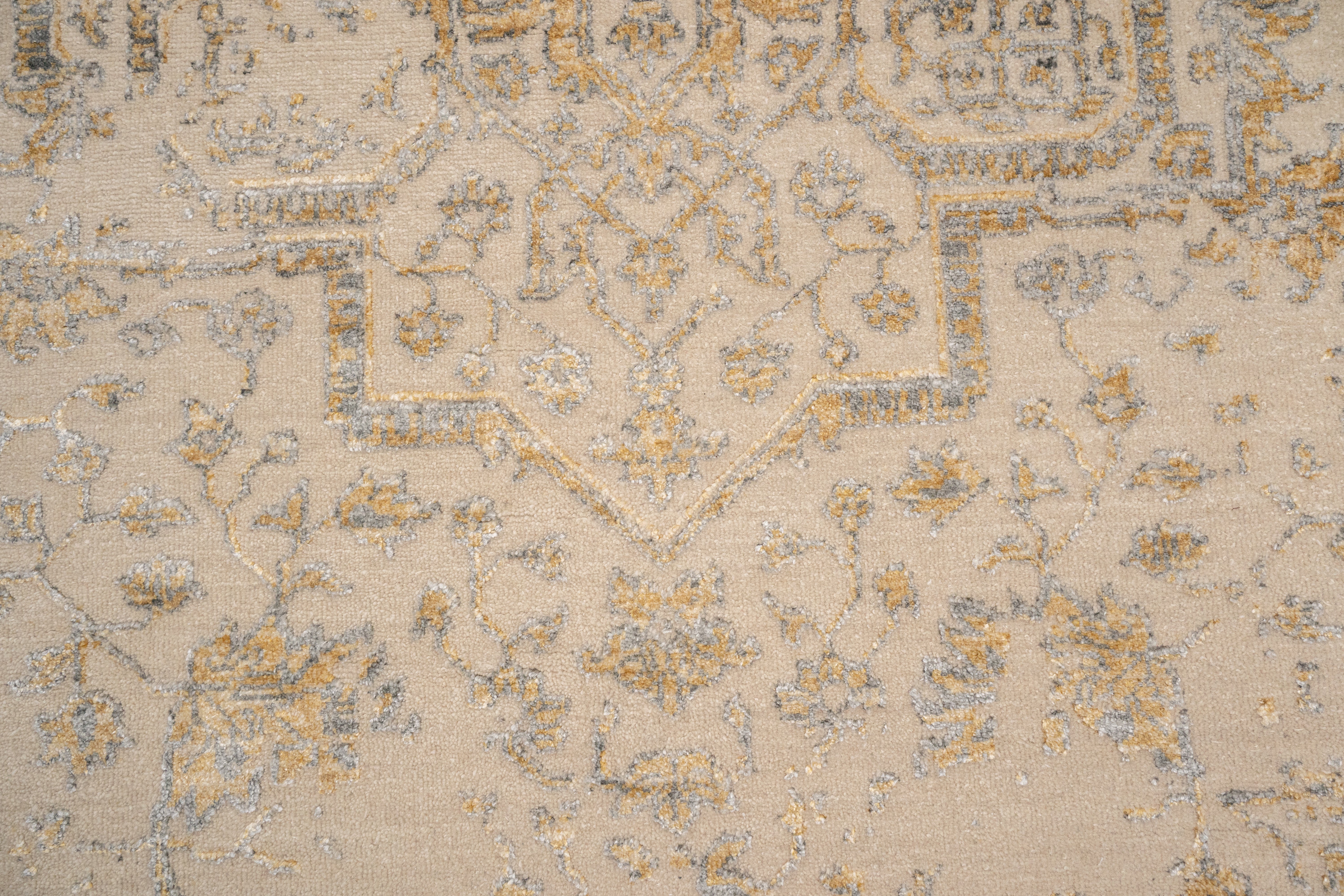 Handknotted Carpet DIA- 926 SERAPI, Dark Vanilla, Aztec Gold & Granite Gray